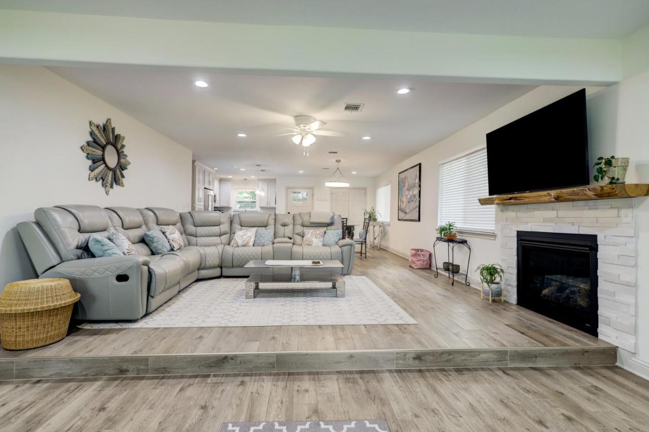 Kingwood Cottage - 10 Mins From Iah - Lake Front 험블 외부 사진